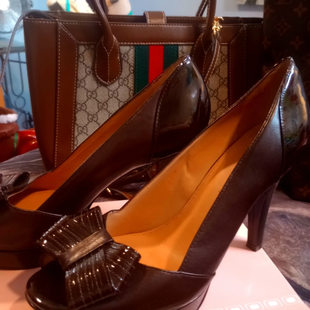 NWOT Chocolate brown shoes - Picture 7 of 10